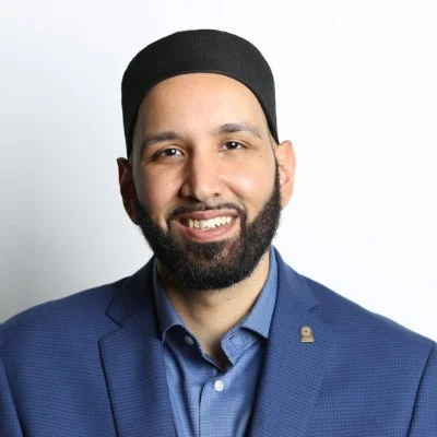 Imam Omar Suleiman speaking at a ShariaPortfolio webinar